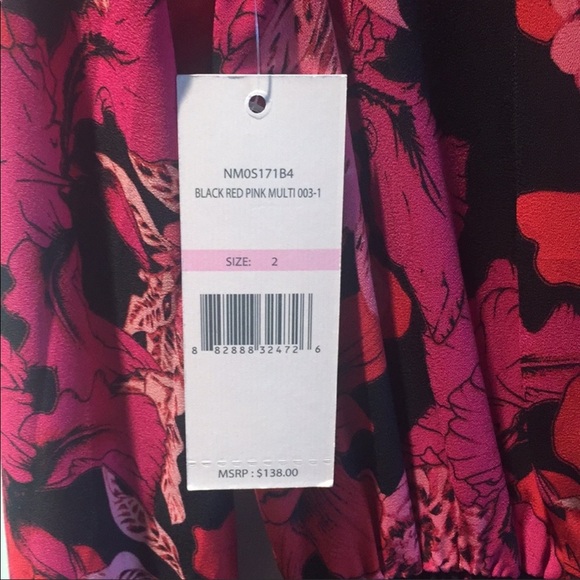 Dress is red - Picture 2 of 8